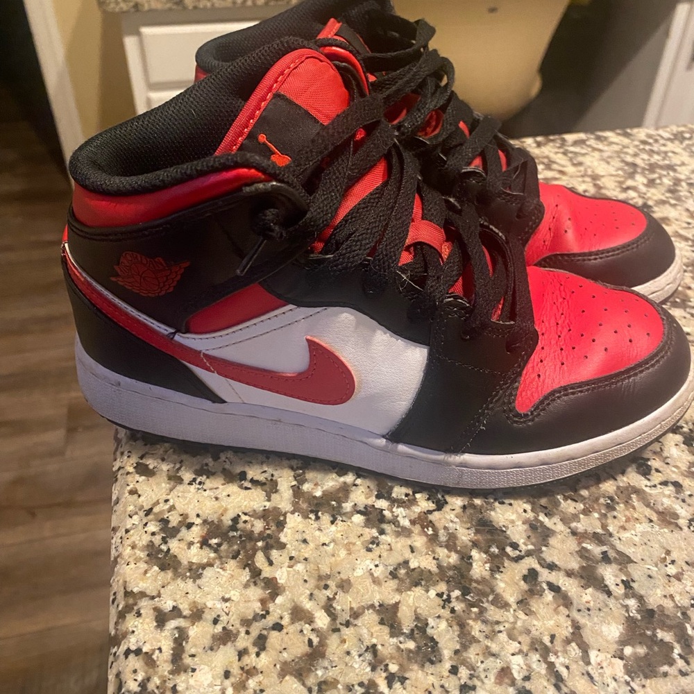Jordan 1's with box